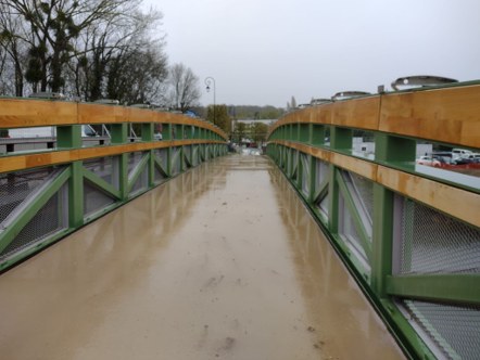 Remplacement de la passerelle enjambant le canal de Meaux à Esbly (77)